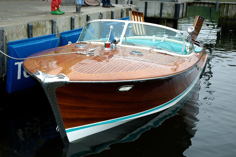 SUPER RIVA TRITONE WOODEN MODEL BOAT-WOODEN